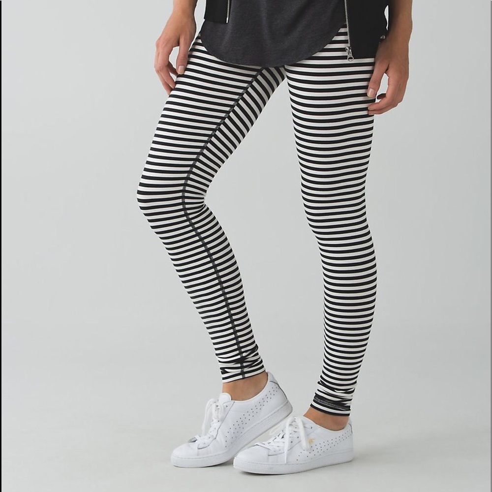 EUC WU Narrow Stripe Bold Black size 2
